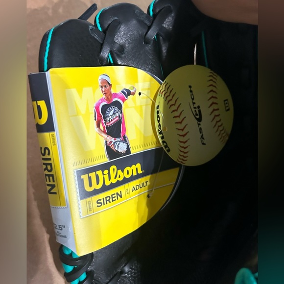Wilson SIREN A500 12-1/2" Softball Glove for left-handed throwers - Picture 3 of 6